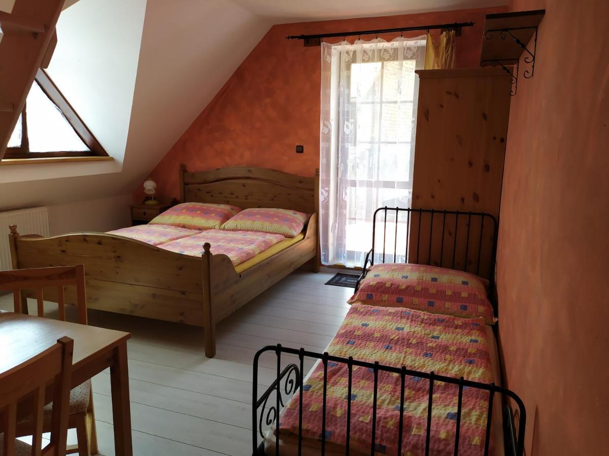 Ubytovani U Bohouse Jilemnice Extérieur photo